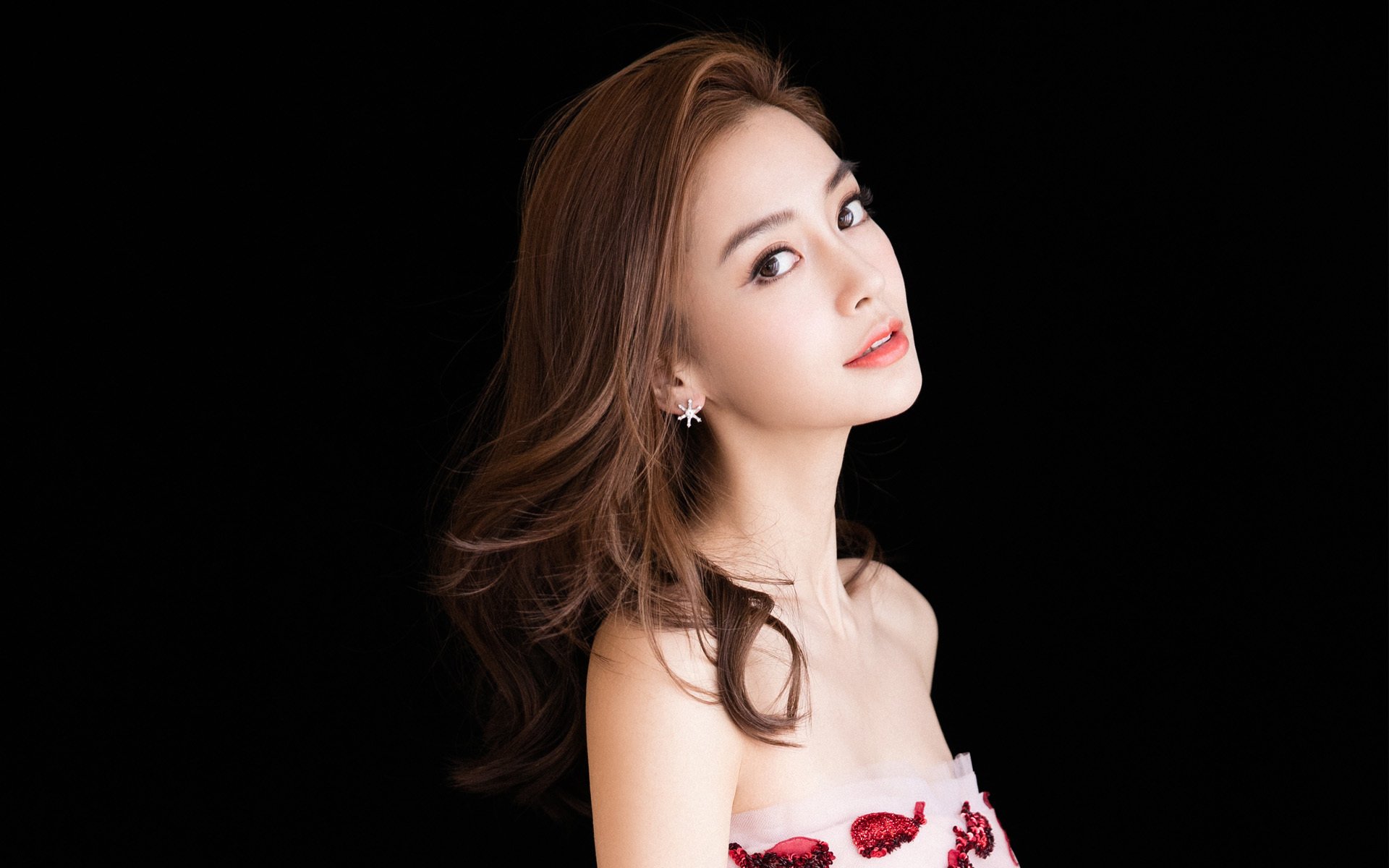 硬仗的两种面孔，从拉什福德的坚持到瑞士墨西哥的无声博弈