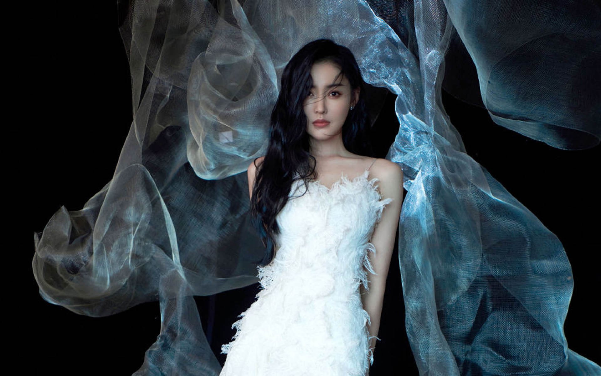 跨界体育传奇，公牛掀翻开拓者，克莱在英超争冠中接管比赛